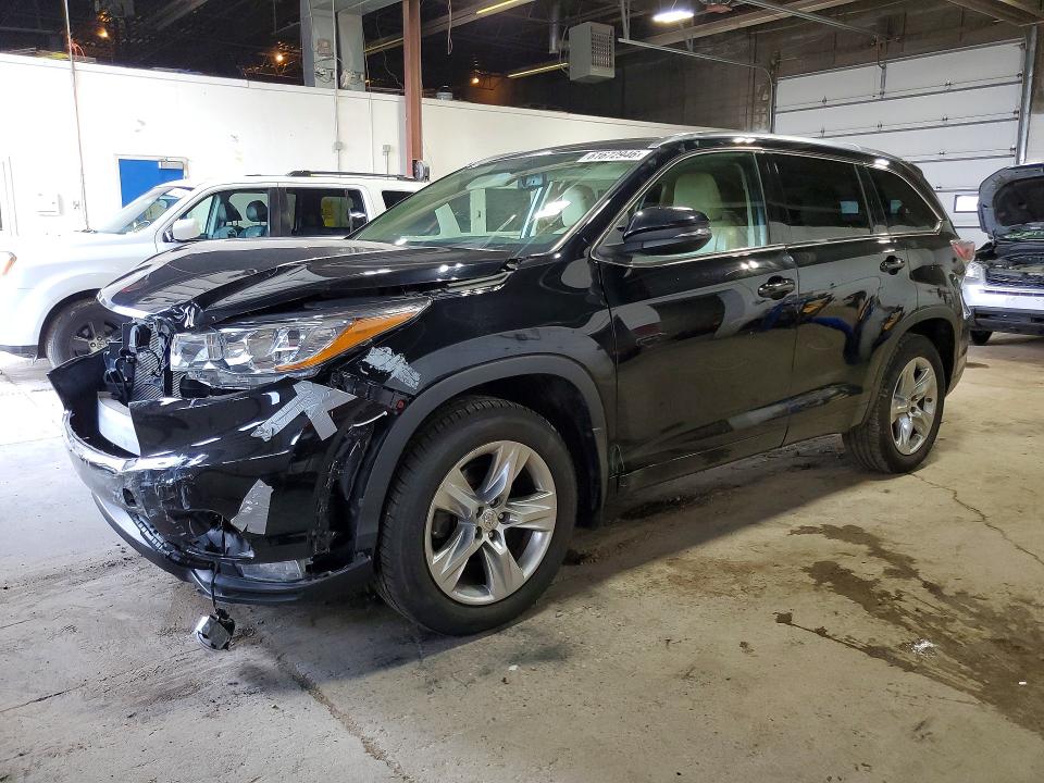61672946 :رقم المزاد ، 5TDDKRFH6FS099975 vin ، 2015 Toyota Highlander مزاد بيع