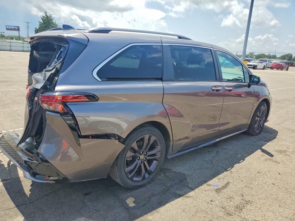 2022 Toyota Sienna მანქანა იყიდება აუქციონზე, vin: 5TDDRKEC1NS106676, აუქციონის ნომერი: 61816966