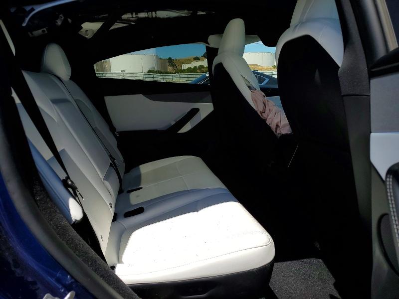 61752816 :رقم المزاد ، 7SAYGDED7TF587646 vin ، 2026 Tesla Model Y مزاد بيع