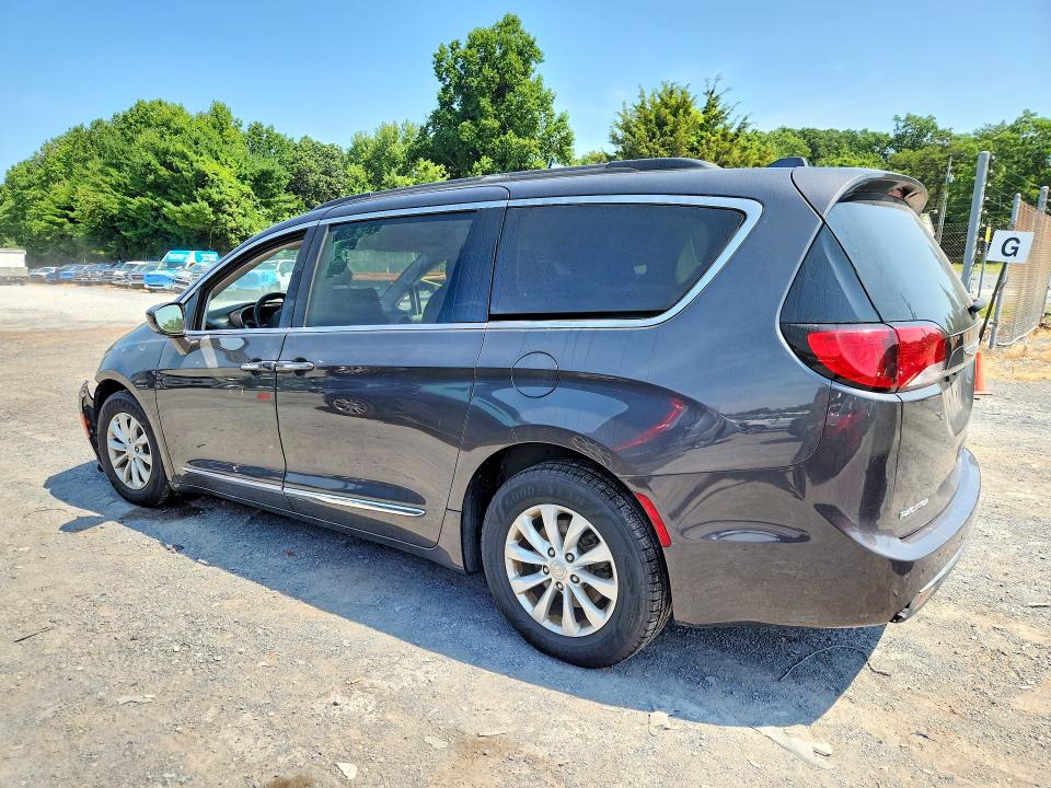 61938126 :رقم المزاد ، 2C4RC1BG6HR805209 vin ، 2017 Chrysler Pacifica مزاد بيع