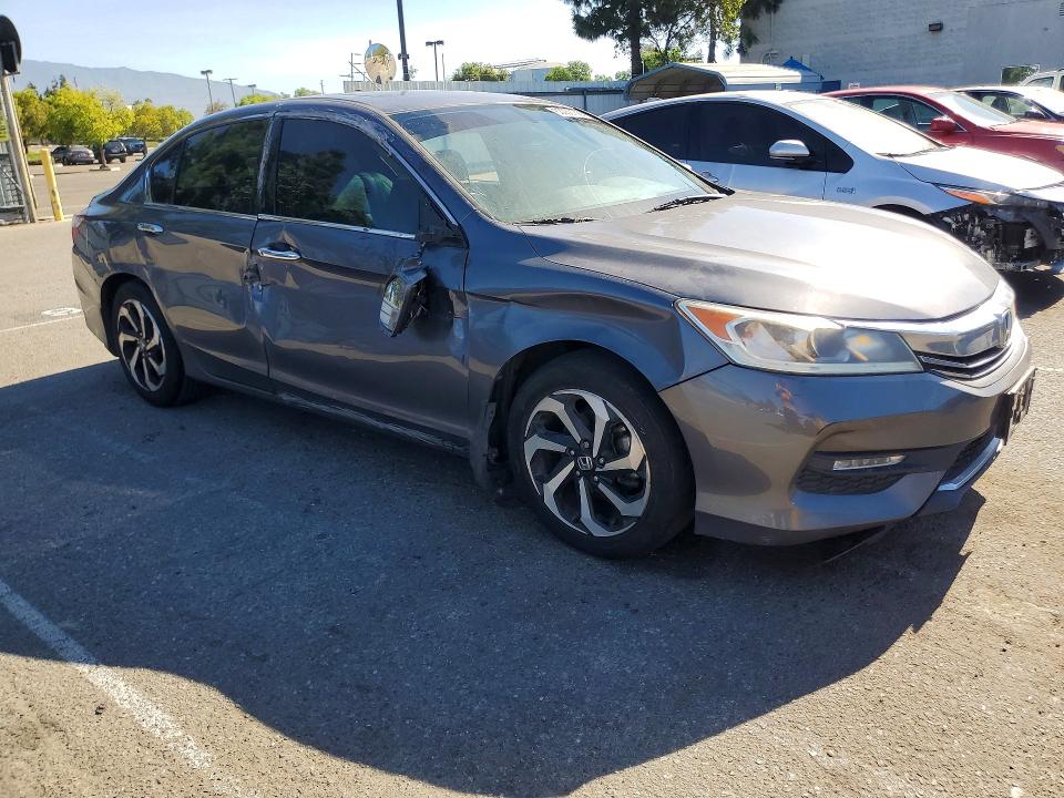 63030156 :رقم المزاد ، 1HGCR3F89GA030511 vin ، 2016 Honda Accord مزاد بيع
