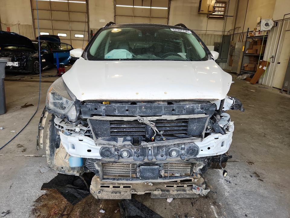 62307736 :رقم المزاد ، 1FMCU9J98KUA70226 vin ، 2019 Ford Escape مزاد بيع