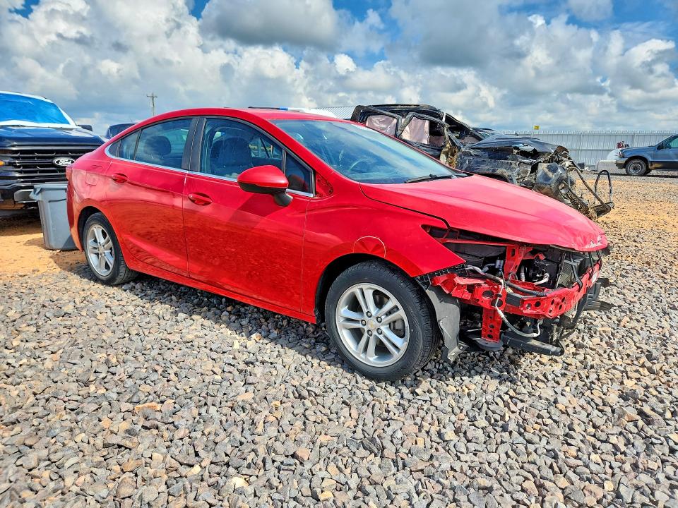 60753526 :رقم المزاد ، 1G1BE5SM1J7194417 vin ، 2018 Chevrolet Cruze مزاد بيع
