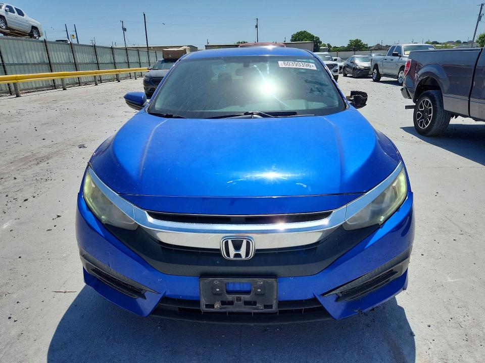 60390396 :رقم المزاد ، 19XFC2F59HE007466 vin ، 2017 Honda Civic مزاد بيع