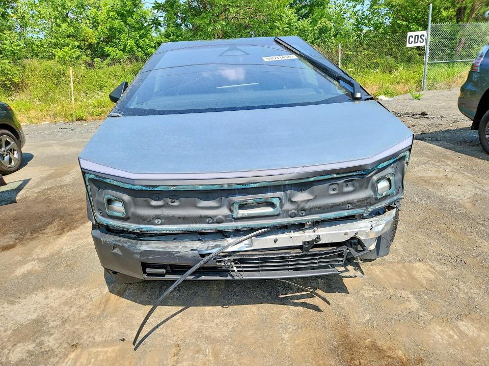 59591456 :رقم المزاد ، 7G2CEHED0TA090176 vin ، 2026 Tesla Cybertruck مزاد بيع