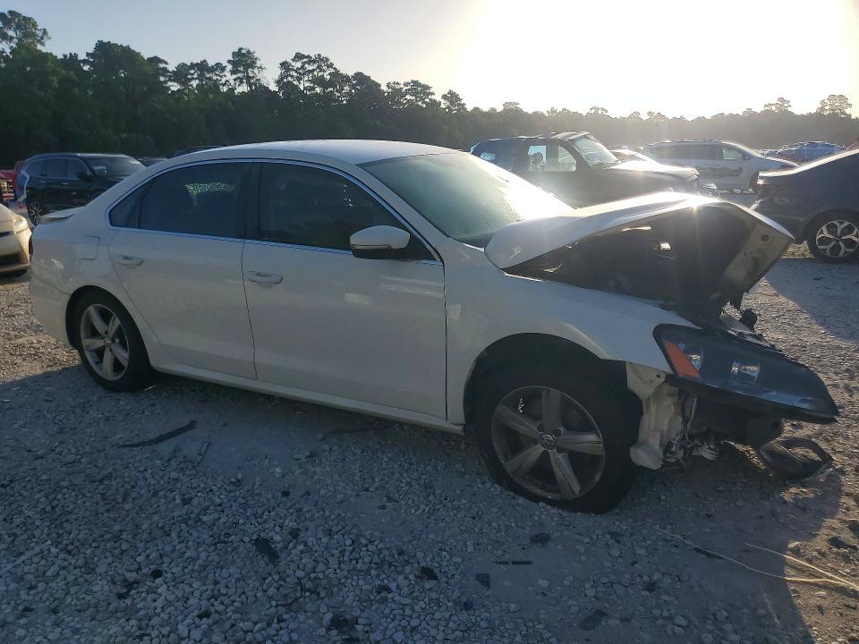 2014 Volkswagen Passat მანქანა იყიდება აუქციონზე, vin: 1VWBS7A37EC116657, აუქციონის ნომერი: 62838236