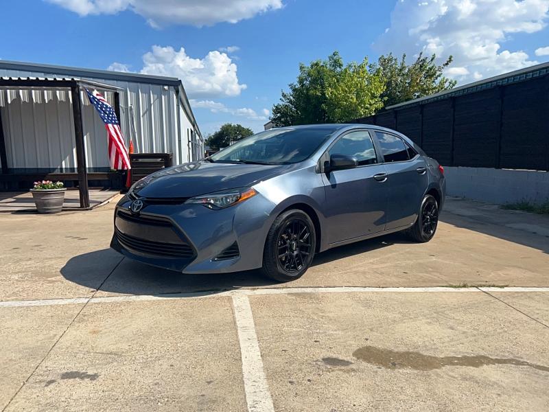 61090106 :رقم المزاد ، 5YFBURHE7HP640550 vin ، 2017 Toyota Corolla مزاد بيع