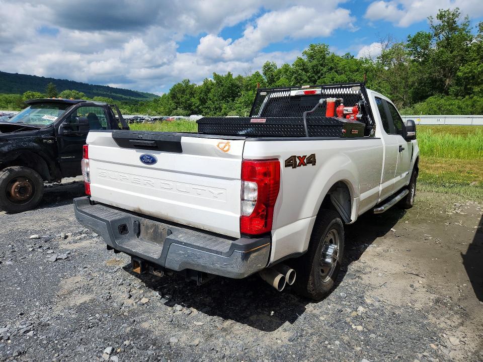 57080806 :رقم المزاد ، 1FT8X3BT0NEC26878 vin ، 2022 Ford F350 مزاد بيع