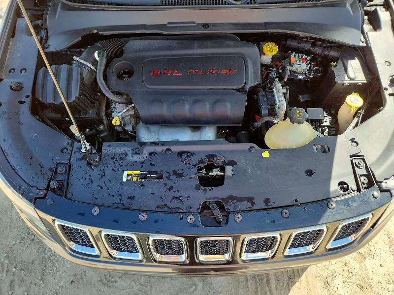 59668216 :رقم المزاد ، 3C4NJDBBXJT315658 vin ، 2018 Jeep Compass مزاد بيع