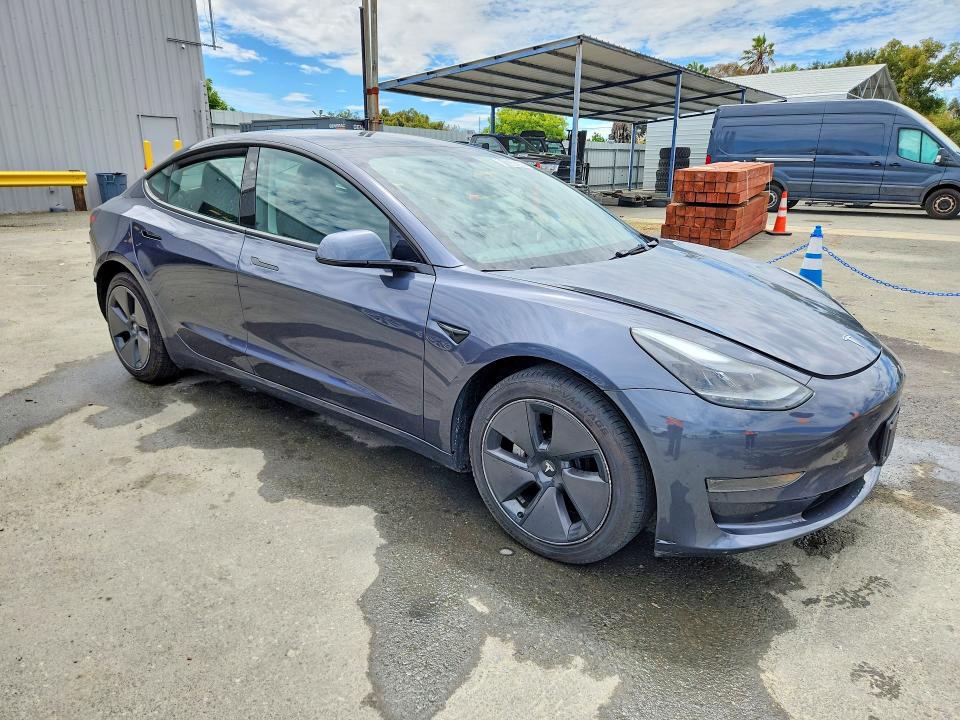61638266 :رقم المزاد ، 5YJ3E1EA4PF687985 vin ، 2023 Tesla Model 3 مزاد بيع