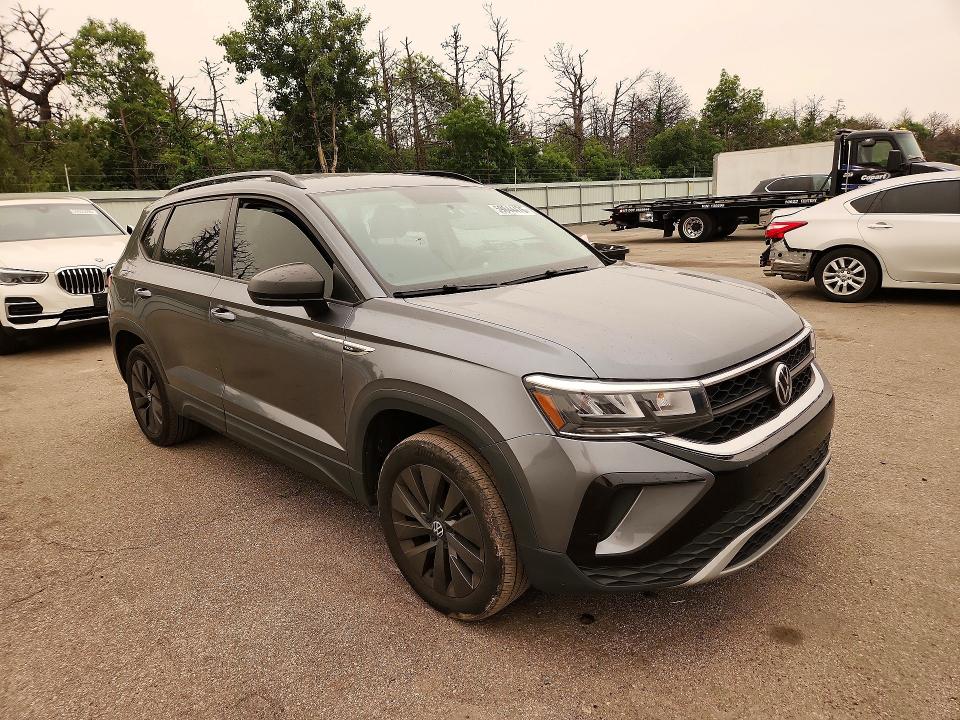 59844476 :رقم المزاد ، 3VVCX7B20NM083824 vin ، 2022 Volkswagen Taos مزاد بيع
