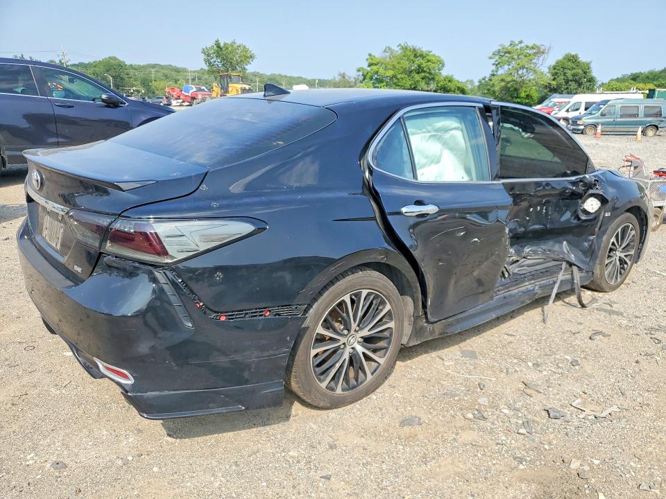 61486556 :رقم المزاد ، 4T1B11HK8KU728271 vin ، 2019 Toyota Camry مزاد بيع