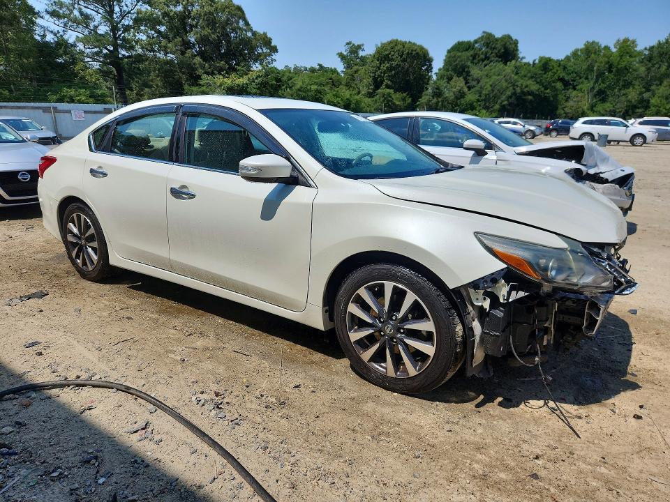 Продажа на аукционе авто 2016 Nissan Altima, vin: 1N4AL3AP9GC247945, номер лота: 61117396