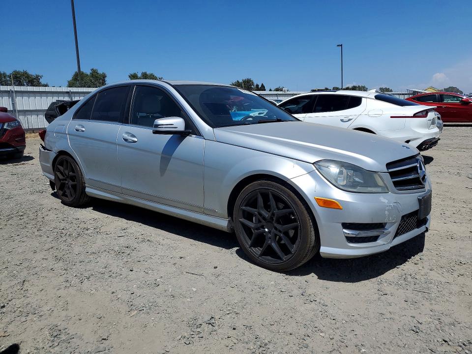 2014 Mercedes-benz C მანქანა იყიდება აუქციონზე, vin: WDDGF4HB3ER319654, აუქციონის ნომერი: 59731086