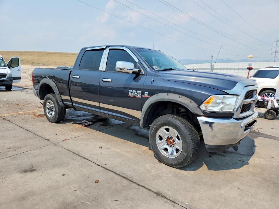 59196866 :رقم المزاد ، 3C6UR5DL2FG556900 vin ، 2015 Ram 2500 مزاد بيع