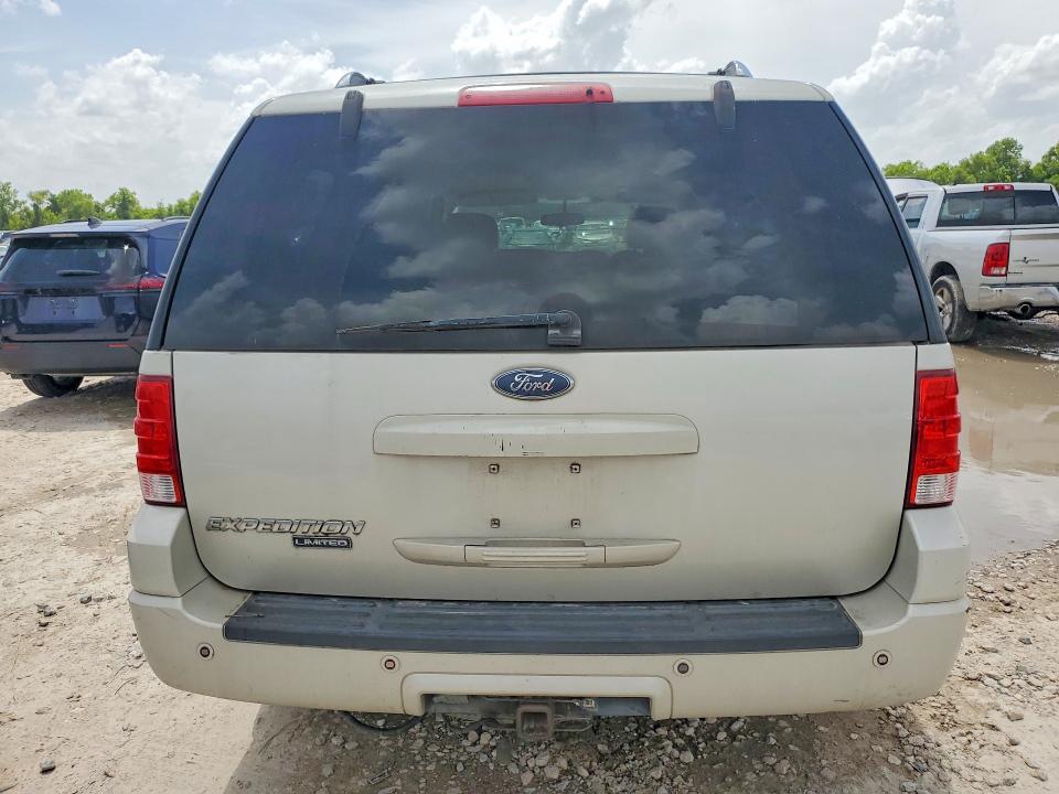 61373156 :رقم المزاد ، 1FMPU19556LA81894 vin ، 2006 Ford Expedition مزاد بيع