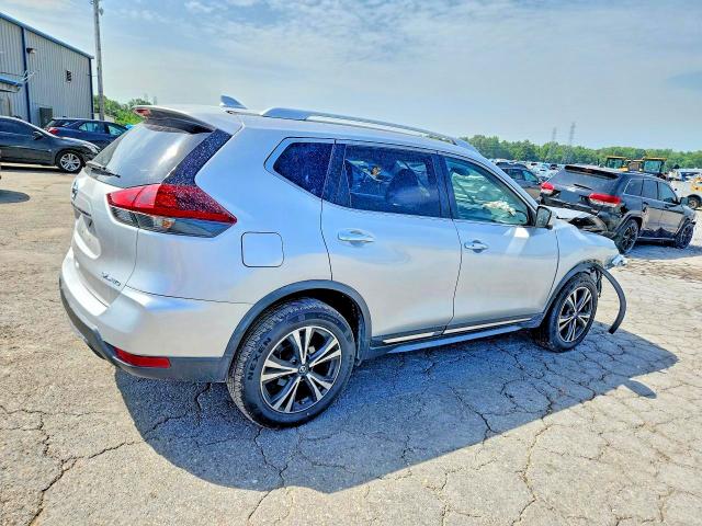 Продаж на аукціоні авто 2018 Nissan Rogue, vin: JN8AT2MV1JW318967, номер лоту: 61300726
