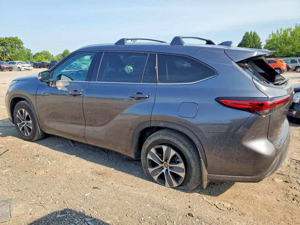 60815006 :رقم المزاد ، 5TDHZRBH6NS219100 vin ، 2022 Toyota Highlander مزاد بيع