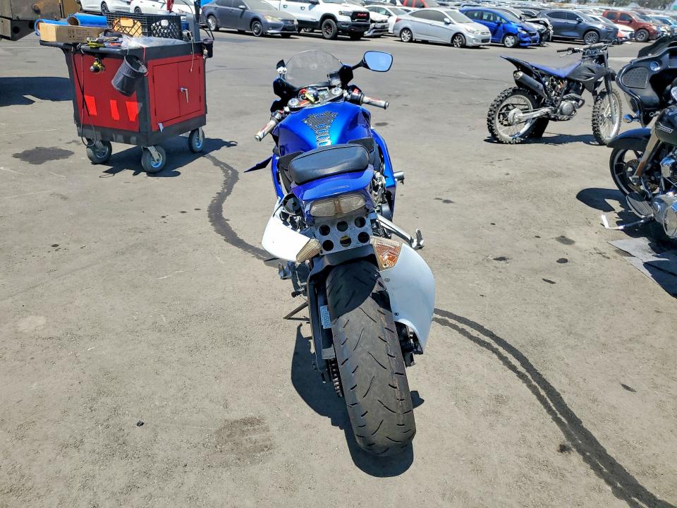 61215586 :رقم المزاد ، JS1GN7DA772115893 vin ، 2007 Suzuki Gsx-r600 مزاد بيع