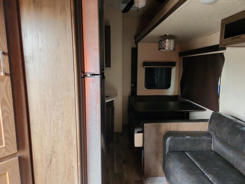 59863346 :رقم المزاد ، 4X4FSBM28JV005036 vin ، 2018 Forest River Sier Recreational Vehicle (rv) مزاد بيع