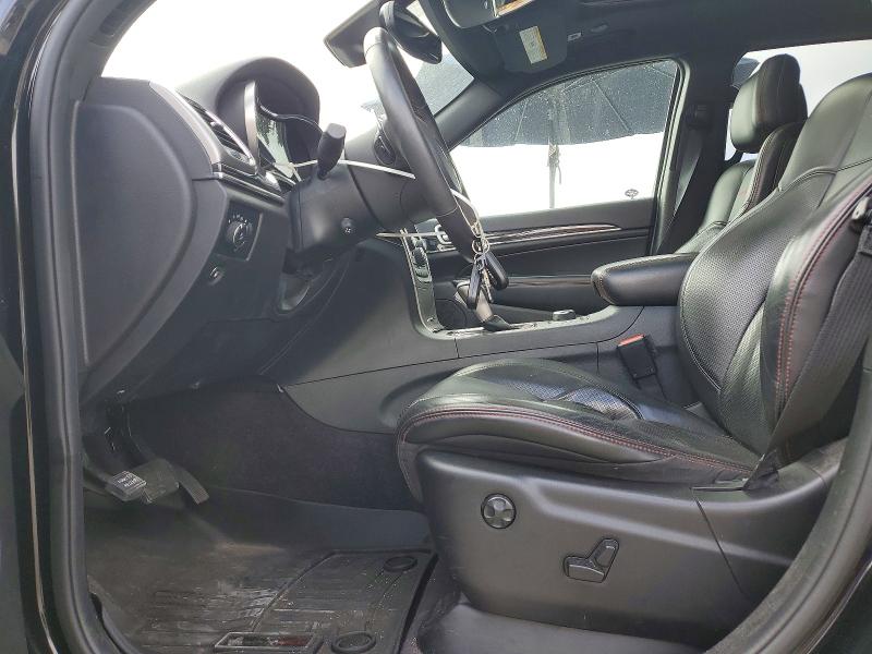 62133356 :رقم المزاد ، 1C4RJFLT8JC120979 vin ، 2018 Jeep Grand Cherokee مزاد بيع