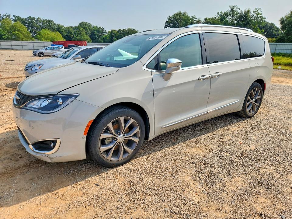 Продажа на аукционе авто 2017 Chrysler Pacifica, vin: 2C4RC1GGXHR665187, номер лота: 62694786
