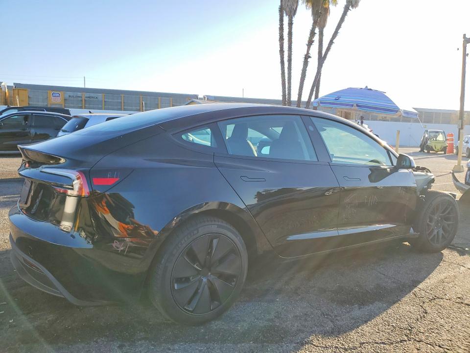 2026 Tesla Model 3 მანქანა იყიდება აუქციონზე, vin: 5YJ3E1EAXTF160317, აუქციონის ნომერი: 61057116