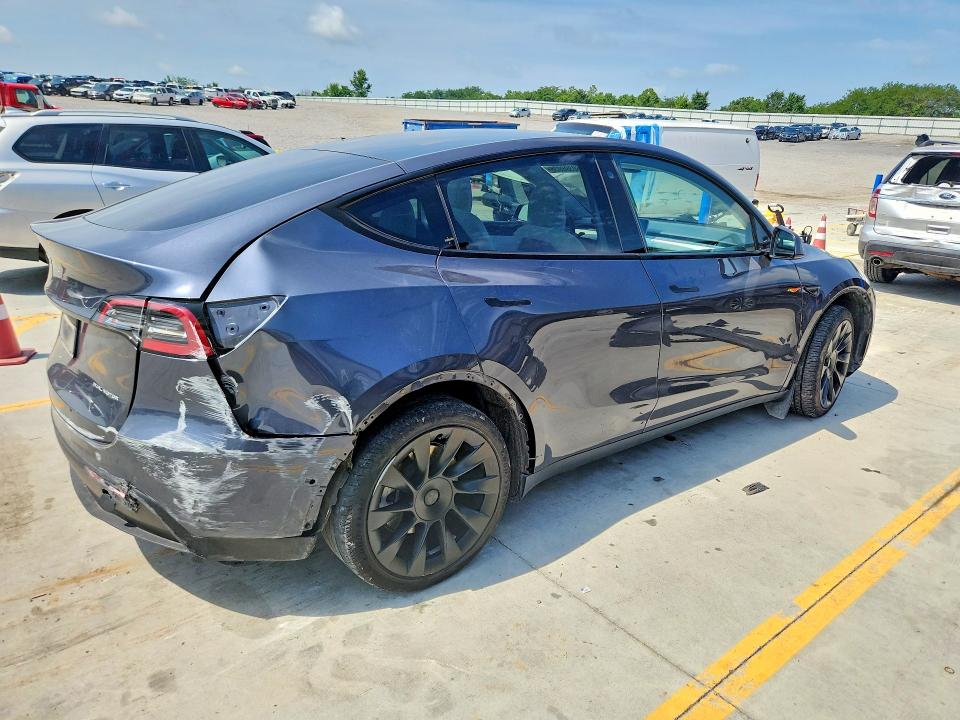 60398936 :رقم المزاد ، 7SAYGDEE2NF368234 vin ، 2022 Tesla Model Y مزاد بيع
