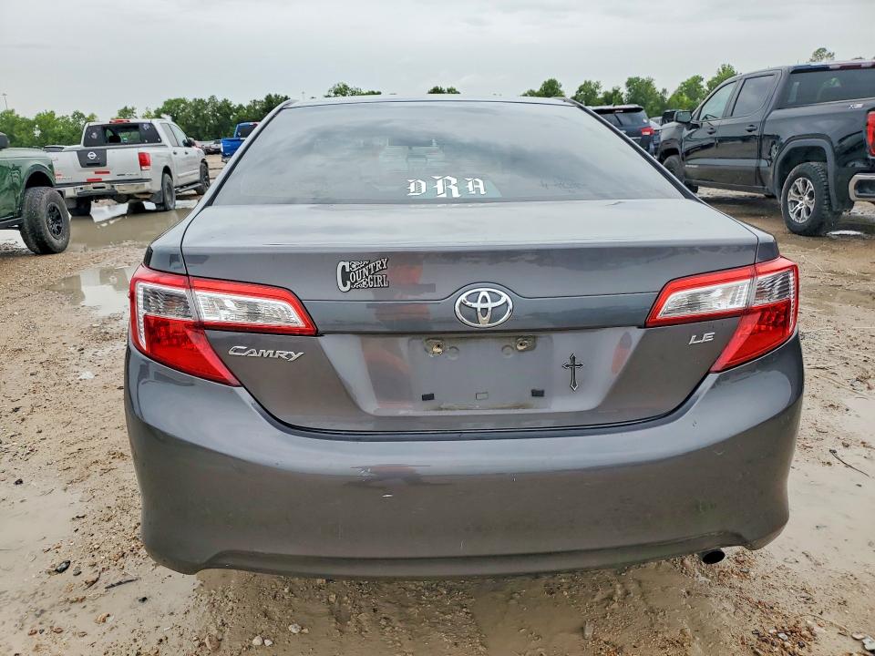 60360546 :رقم المزاد ، 4T4BF1FKXER341204 vin ، 2014 Toyota Camry مزاد بيع