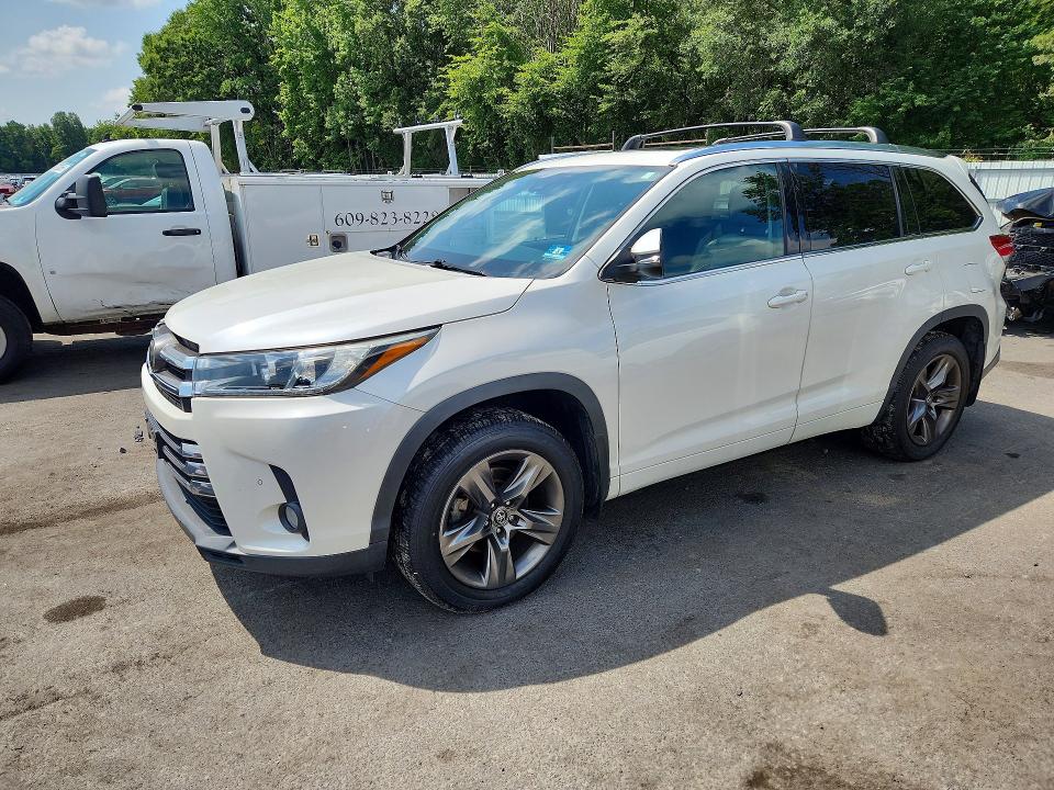 Aukcja sprzedaży 2018 Toyota Highlander, vin: 5TDDZRFH8JS854497, numer aukcji: 62285456
