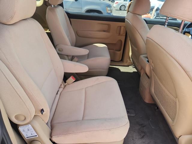 62592666 :رقم المزاد ، KNDMB5C11F6066043 vin ، 2015 Kia Sedona مزاد بيع
