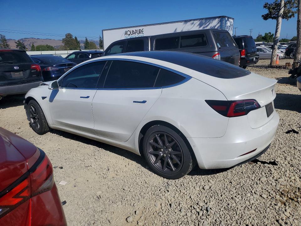59247746 :رقم المزاد ، 5YJ3E1EB6KF421577 vin ، 2019 Tesla Model 3 مزاد بيع