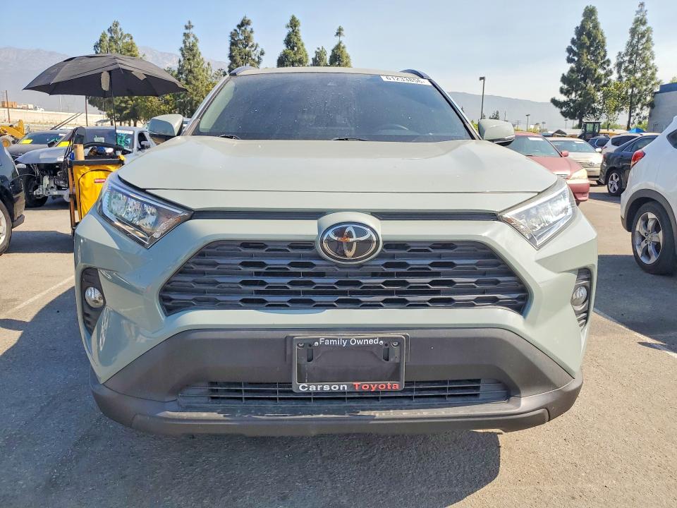 61233856 :رقم المزاد ، 2T3W1RFVXMW115303 vin ، 2021 Toyota Rav4 مزاد بيع