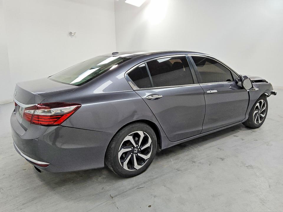 Продажа на аукционе авто 2017 Honda Accord, vin: 1HGCR2F97HA039499, номер лота: 57770806