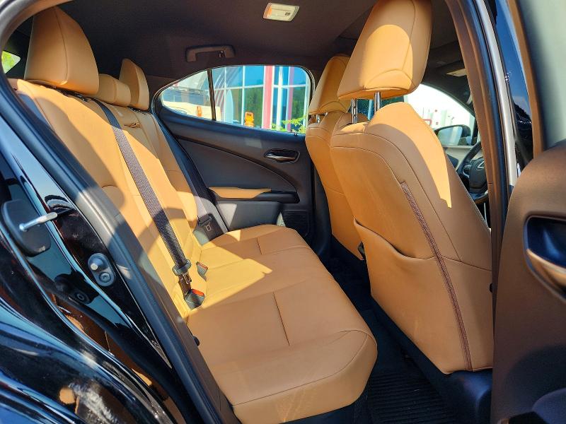 63176386 :رقم المزاد ، JTHP9JBH3P2067850 vin ، 2023 Lexus Ux 250h مزاد بيع