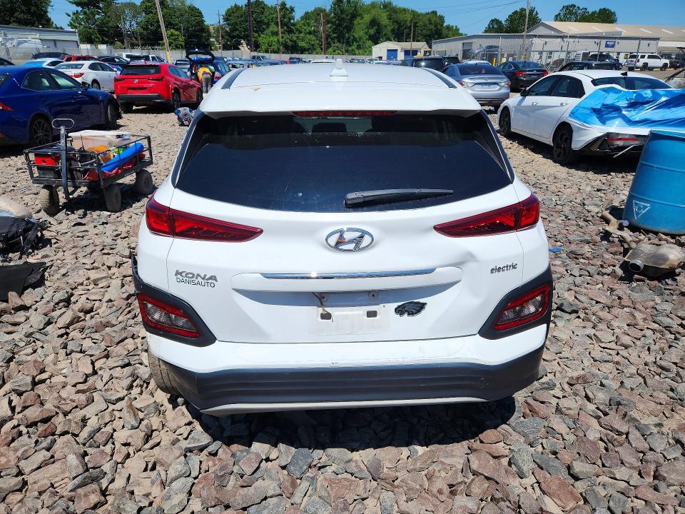 60925726 :رقم المزاد ، KM8K33AG3MU128756 vin ، 2021 Hyundai Kona مزاد بيع