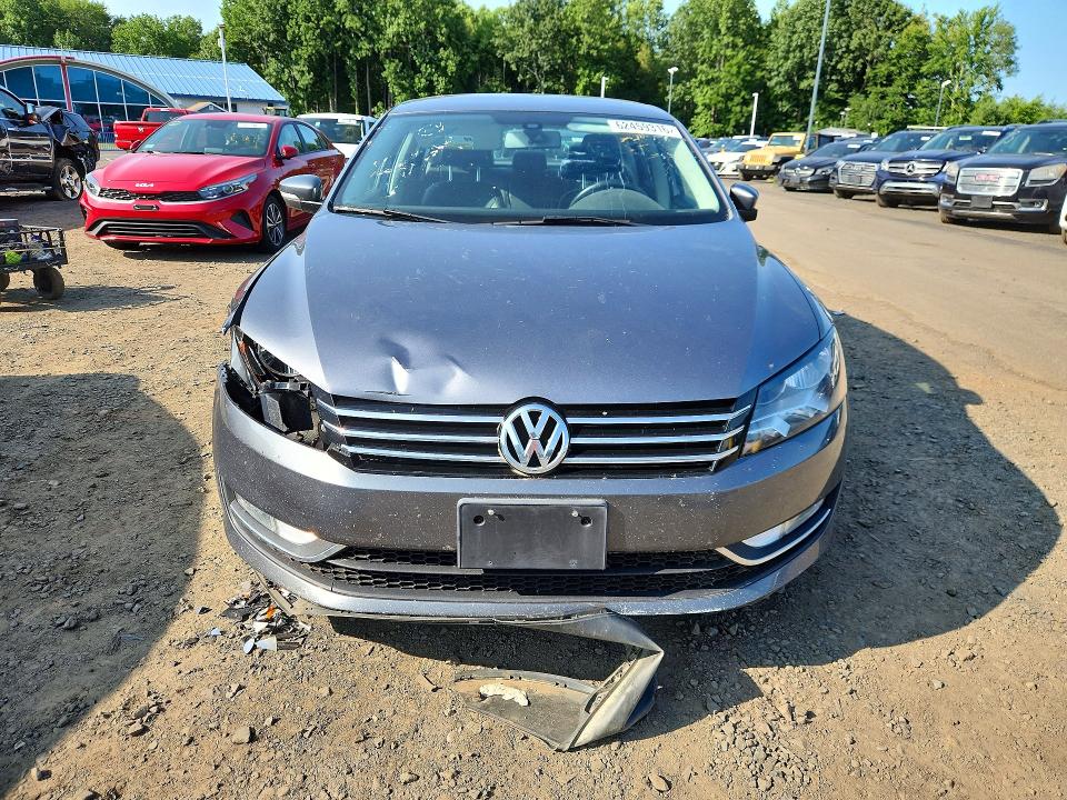 Продажа на аукционе авто 2015 Volkswagen Passat, vin: 1VWBT7A35FC010321, номер лота: 62459316