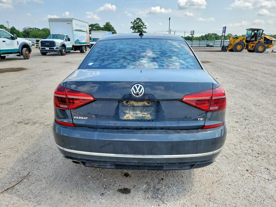 62908666 :رقم المزاد ، 1VWAA7A31JC010603 vin ، 2018 Volkswagen Passat مزاد بيع