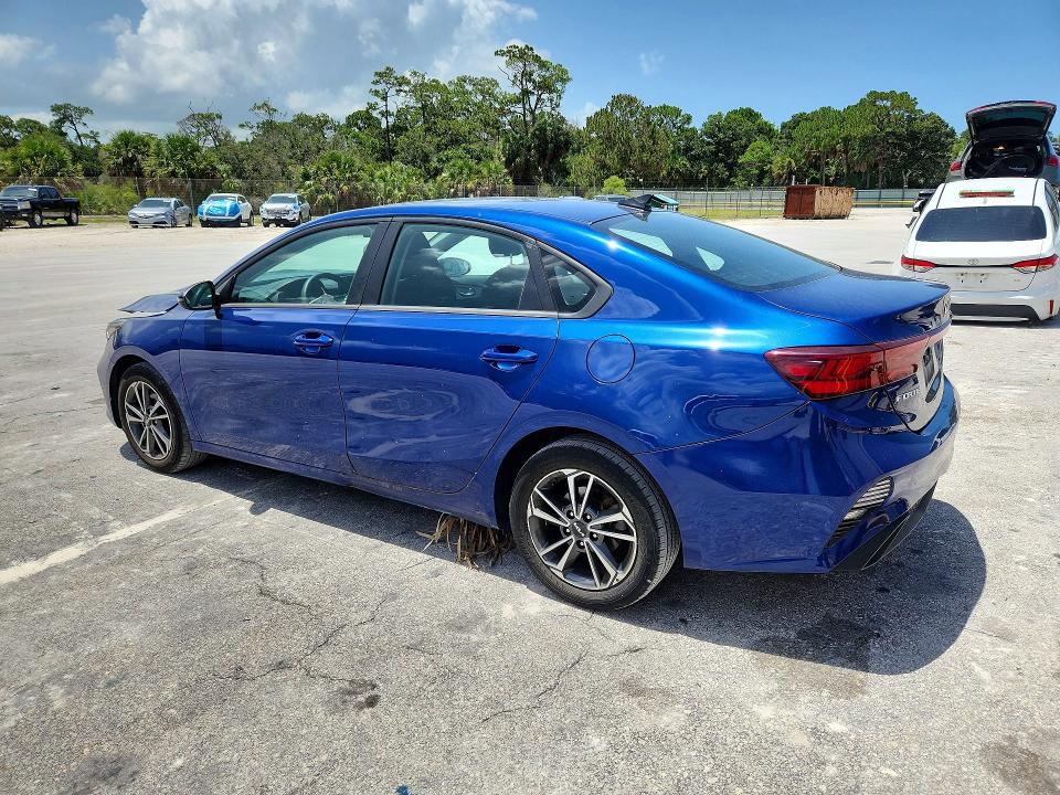 2023 Kia Forte მანქანა იყიდება აუქციონზე, vin: 3KPF24AD7PE677996, აუქციონის ნომერი: 60683226