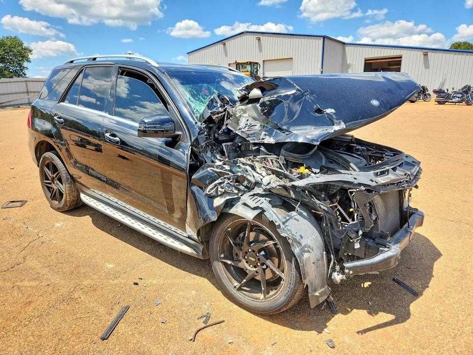 62329246 :رقم المزاد ، 4JGDA5HB5GA810127 vin ، 2016 Mercedes-benz Gle مزاد بيع