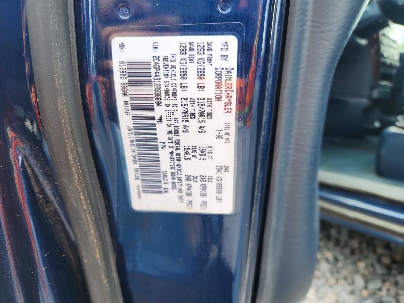 2002 Chrysler Town & Country მანქანა იყიდება აუქციონზე, vin: 2C4GP44312R636604, აუქციონის ნომერი: 62547956