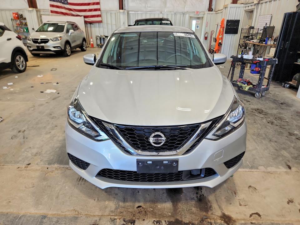 2018 Nissan Sentra მანქანა იყიდება აუქციონზე, vin: 3N1AB7AP0JY227511, აუქციონის ნომერი: 62923676