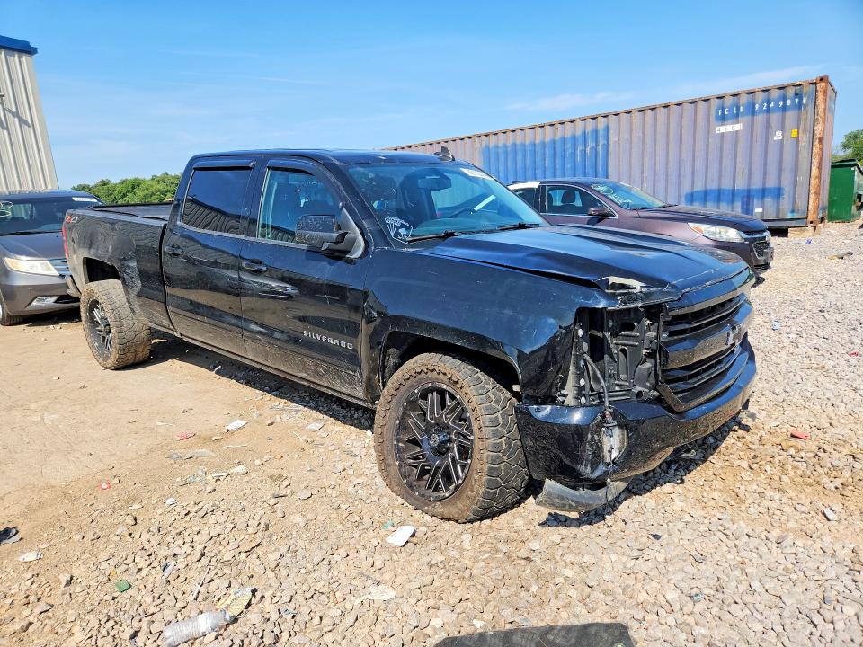 63113466 :رقم المزاد ، 3GCUKREC9JG147756 vin ، 2018 Chevrolet Silverado مزاد بيع