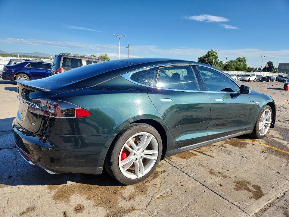 Продажа на аукционе авто 2014 Tesla Model S, vin: 5YJSA1H16EFP32943, номер лота: 62327946