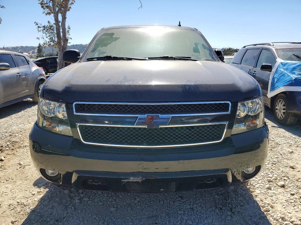 61578806 :رقم المزاد ، 1GNSKBE03BR133395 vin ، 2011 Chevrolet Tahoe مزاد بيع
