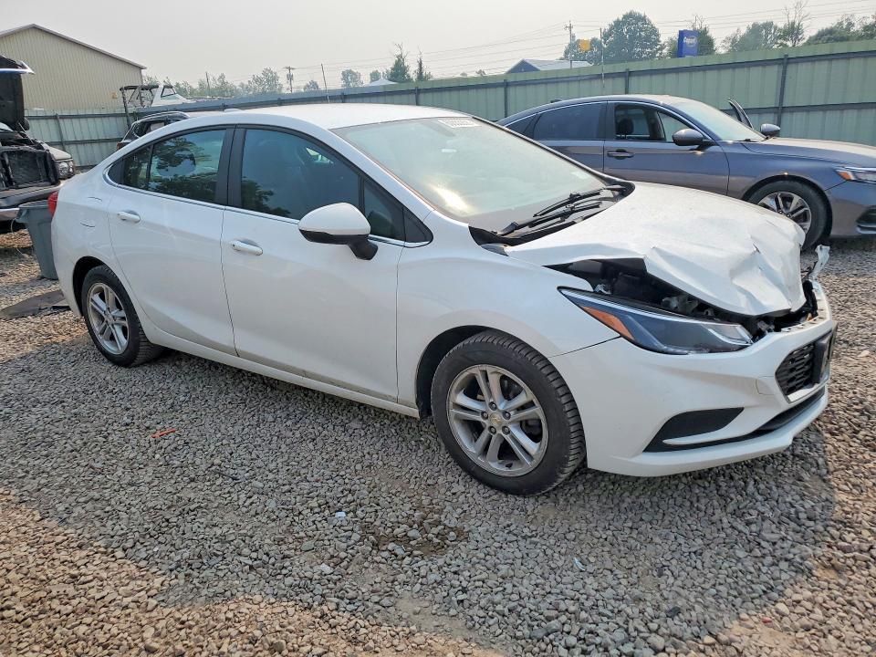 60653856 :رقم المزاد ، 1G1BE5SM0J7184560 vin ، 2018 Chevrolet Cruze مزاد بيع