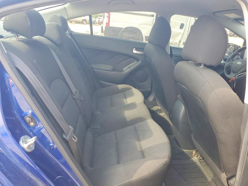 61402696 :رقم المزاد ، 3KPFK4A78HE029465 vin ، 2017 Kia Forte مزاد بيع