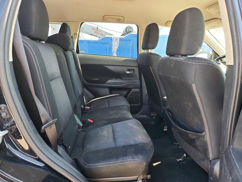 62229756 :رقم المزاد ، JA4AZ3A35JZ054566 vin ، 2018 Mitsubishi Outlander مزاد بيع