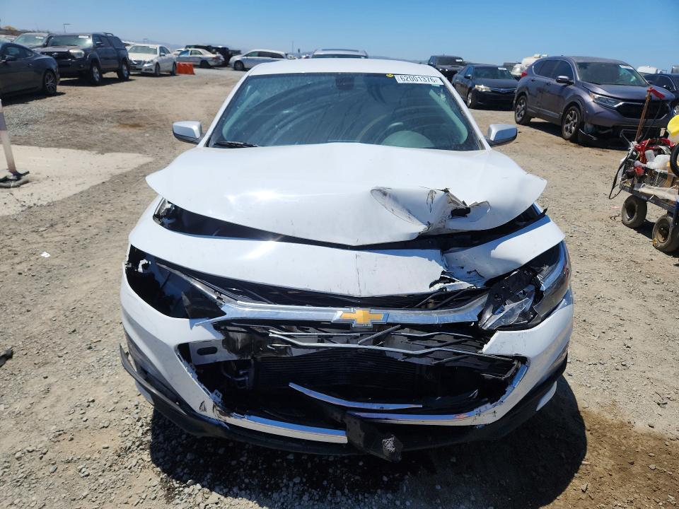 62001376 :رقم المزاد ، 1G1ZD5ST2NF136871 vin ، 2022 Chevrolet Malibu مزاد بيع