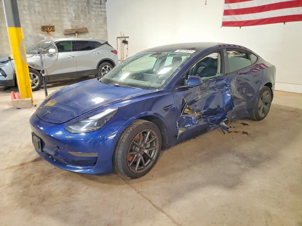 Продажа на аукционе авто 2022 Tesla Model 3, vin: 5YJ3E1EA5NF368852, номер лота: 61088286